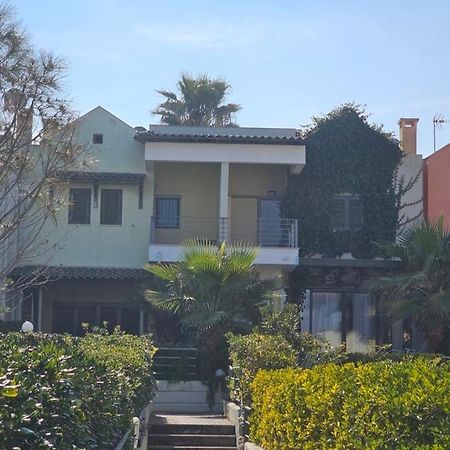 Stay At Beachfront Villa Lilia In Pefkohori, Halkidiki For A Dreamy Vacation Exterior photo